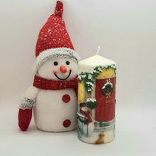 Load image into Gallery viewer, Red door Christmas pillar candle [product_type] Candle Affair