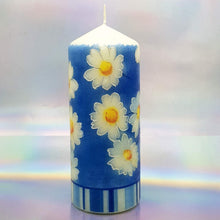 Load image into Gallery viewer, Decorative candle, Spring sunshine daisies candle, Unique table centrepiece, home decor, gift for mother, her, birthday present