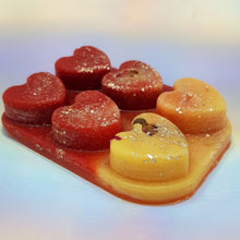 Load image into Gallery viewer, English rose waxmelts with dried rose buds, highly scented scented snapbars clamshell