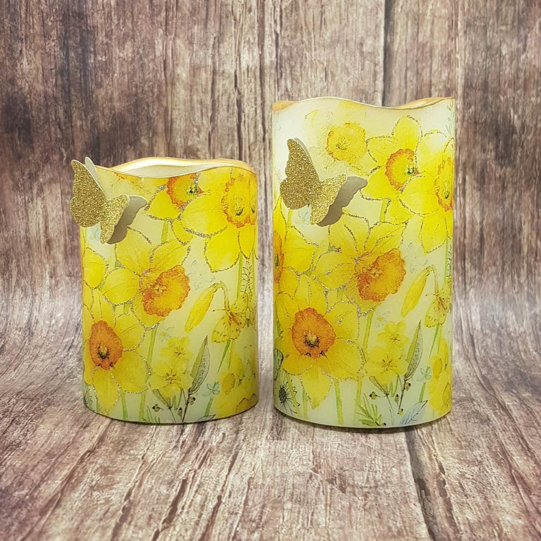 Daffodils LED candles, Set of 2 flameless flickering pillar candles, spring home decor, Mothers day gift